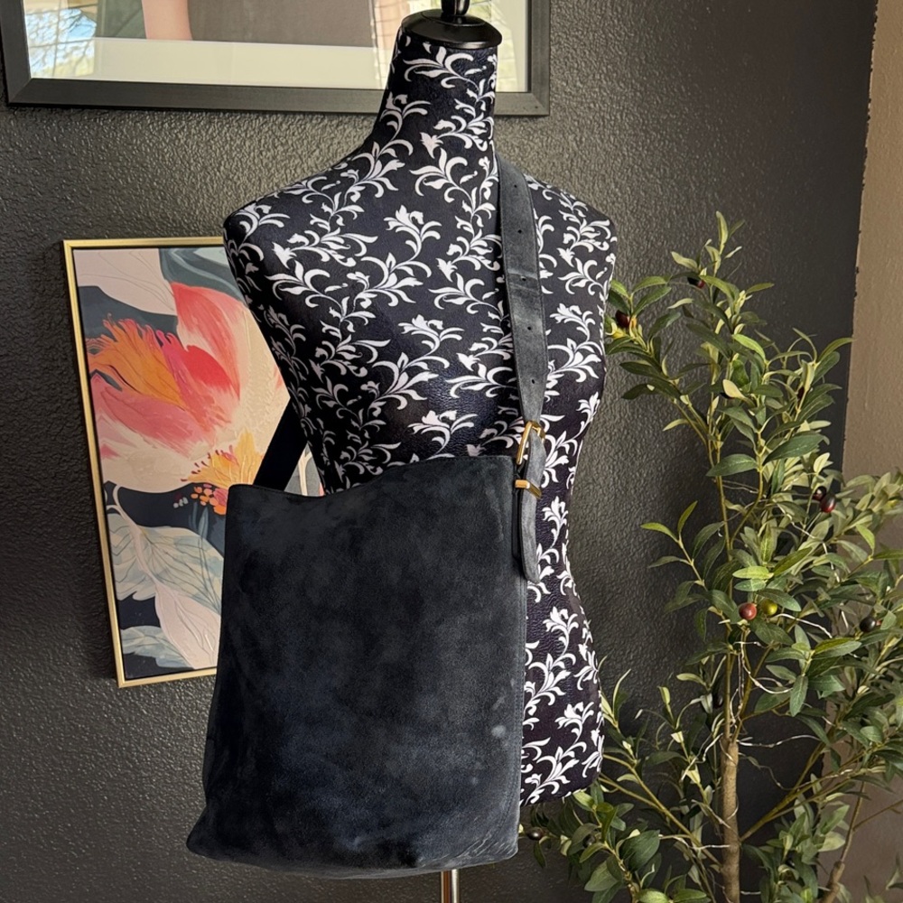 MADEWELL The Essential Navy Suede Bucket Tote